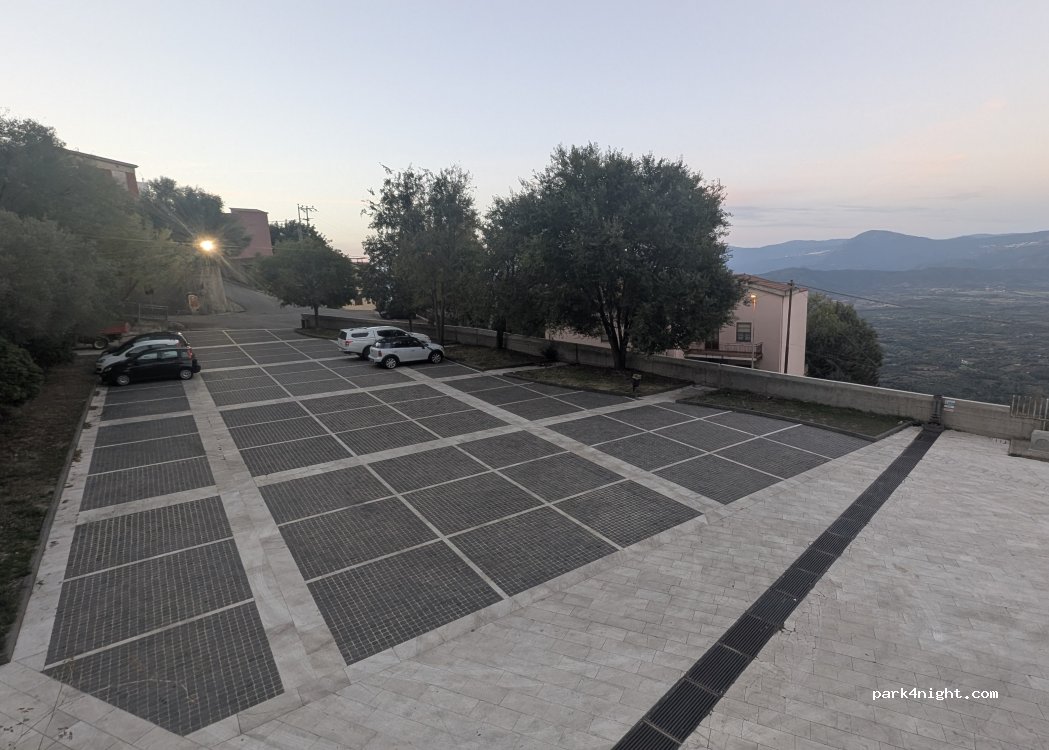 (08040) Baunei - Via Martiri — foto