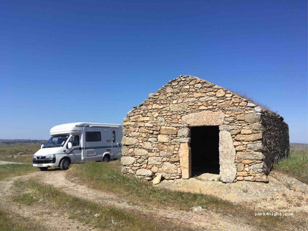 (10940) Garrovillas de Alconétar - Carretera Ermita de Alta Gracia — foto 3