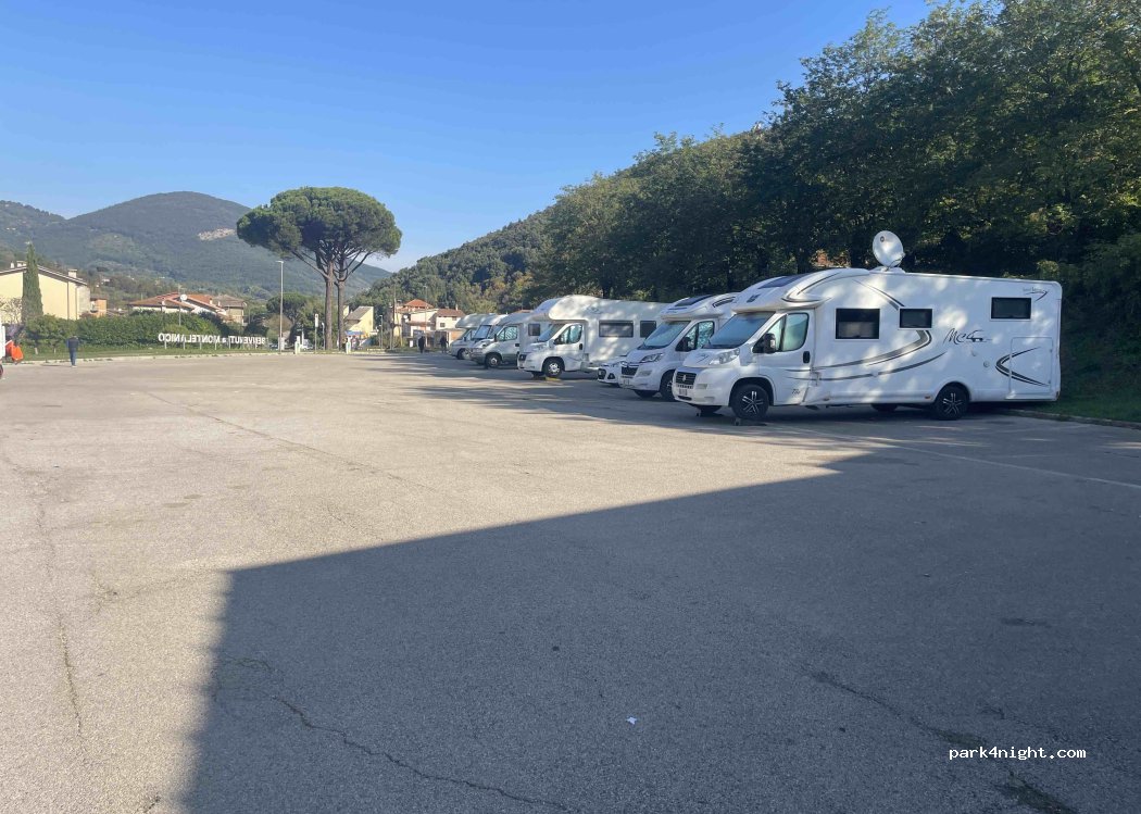 (00037) Montelanico - Unnamed Road — foto