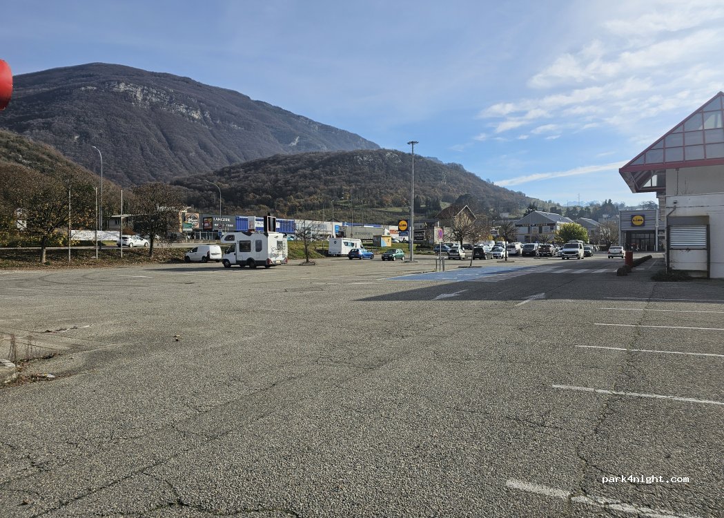(73190) Saint-Jeoire-Prieuré - Route Royale — foto