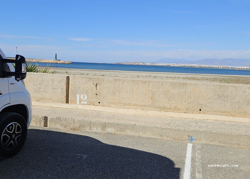 Parking de autocaravanas Puerto Deportivo de Almerimar — foto 3