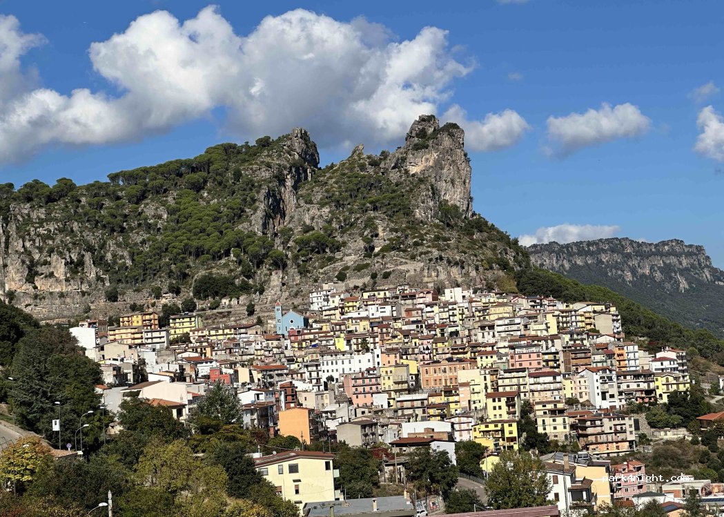 (08040) Ulassa/Ulassai - Via Dante — foto