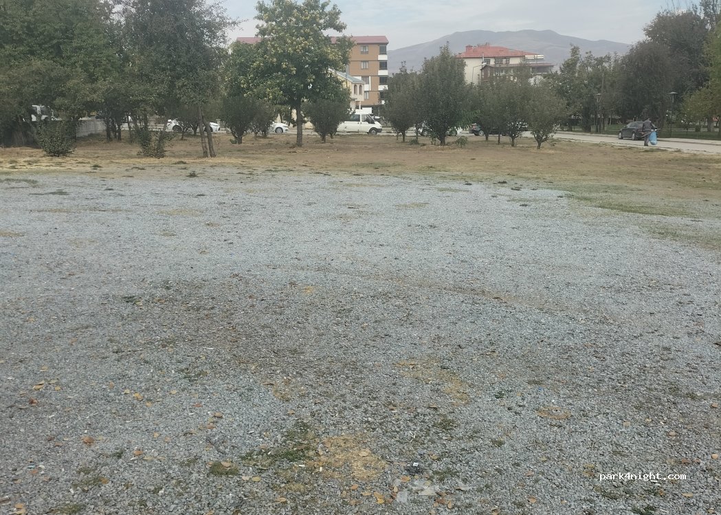 (13200) Tatvan - Göl Caddesi — foto 3