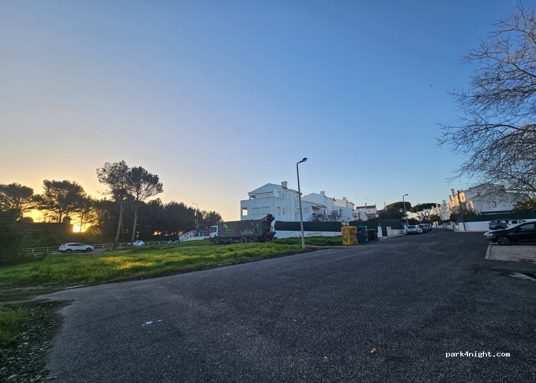 (2765-492) São João do Estoril - Av Emilia — foto