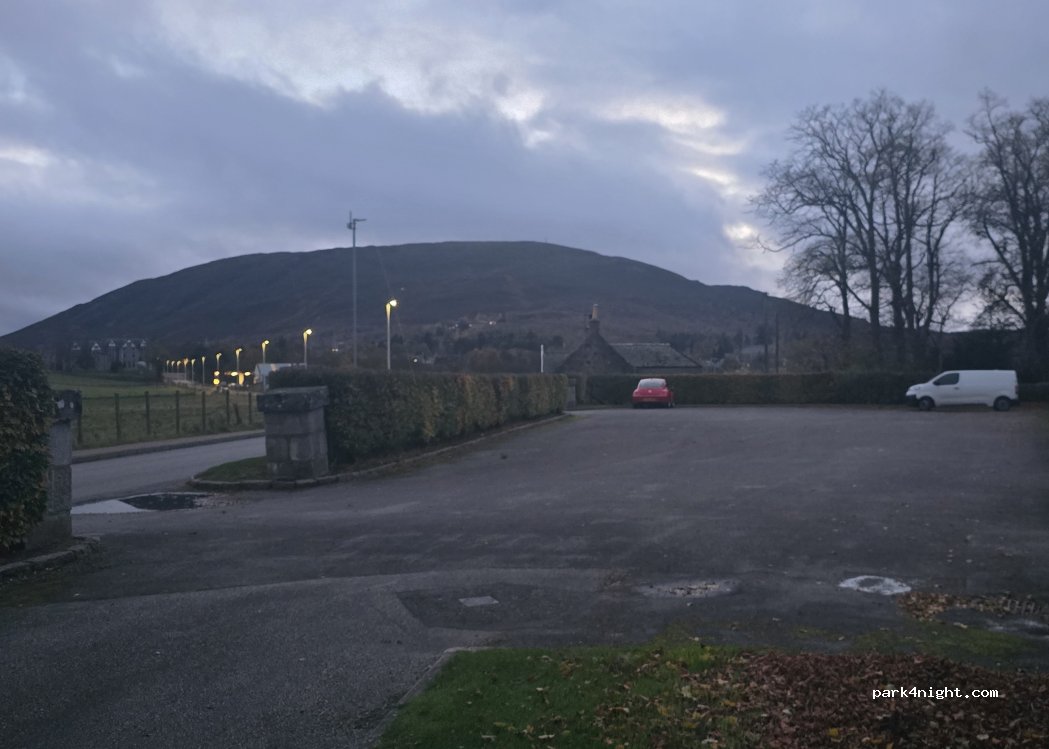 (AB35 5YP) Braemar - A93 — foto