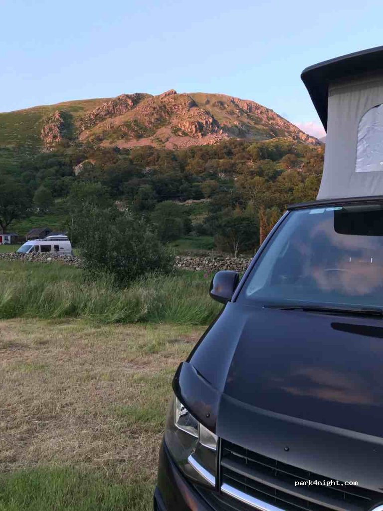 Tŷ Isaf Campsite — foto