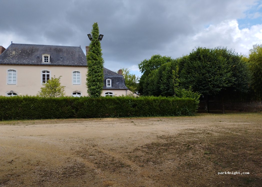 (49150) Fougeré - Place du Clocher Vrillé — foto 2