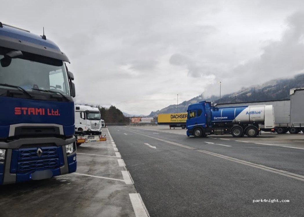 (6134) Marktgemeinde Vomp - LKW-Parkplatz Vomp — foto
