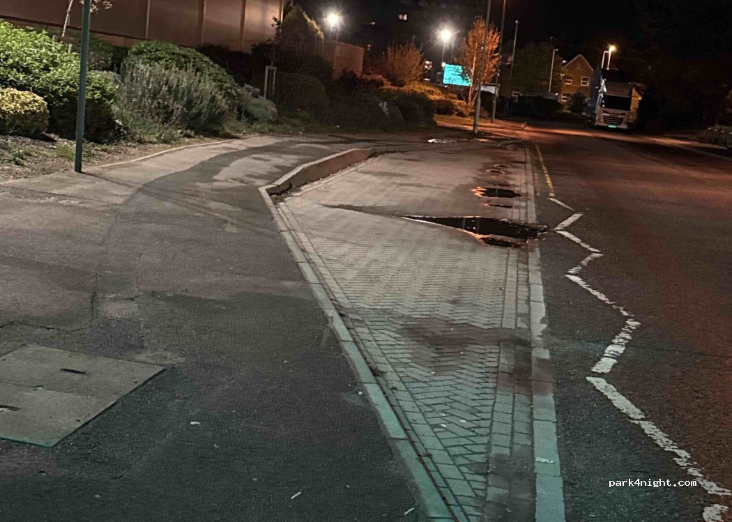 (PO6 4SR) Portsmouth - Binnacle Way — foto