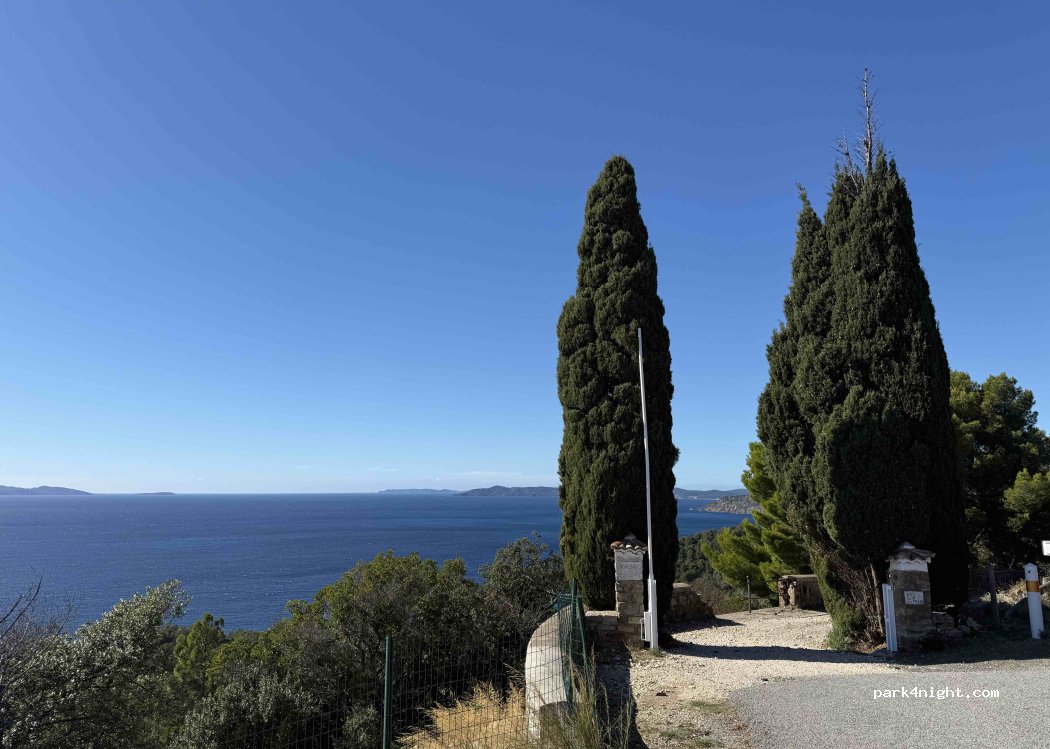 (83820) Rayol-Canadel-sur-Mer - D 559 — foto