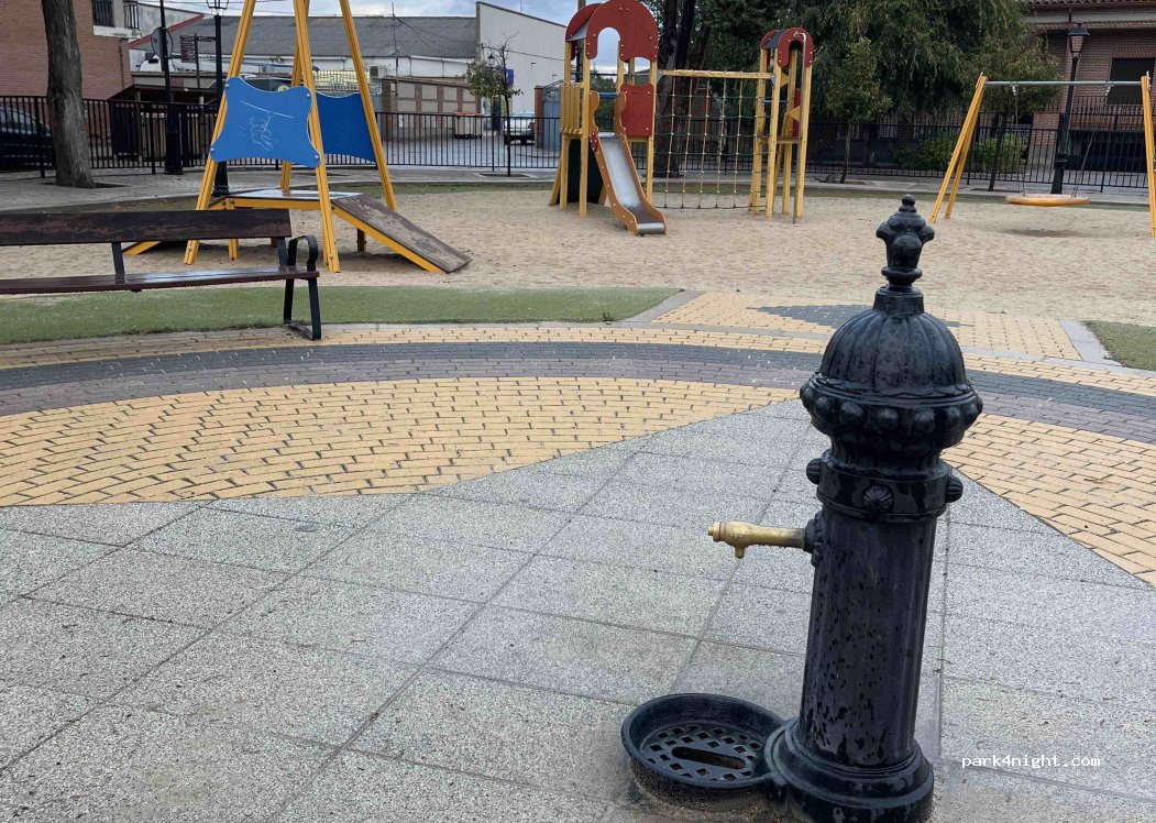 (05220) Madrigal de las Altas Torres - Calle Sos del Rey Católico — foto