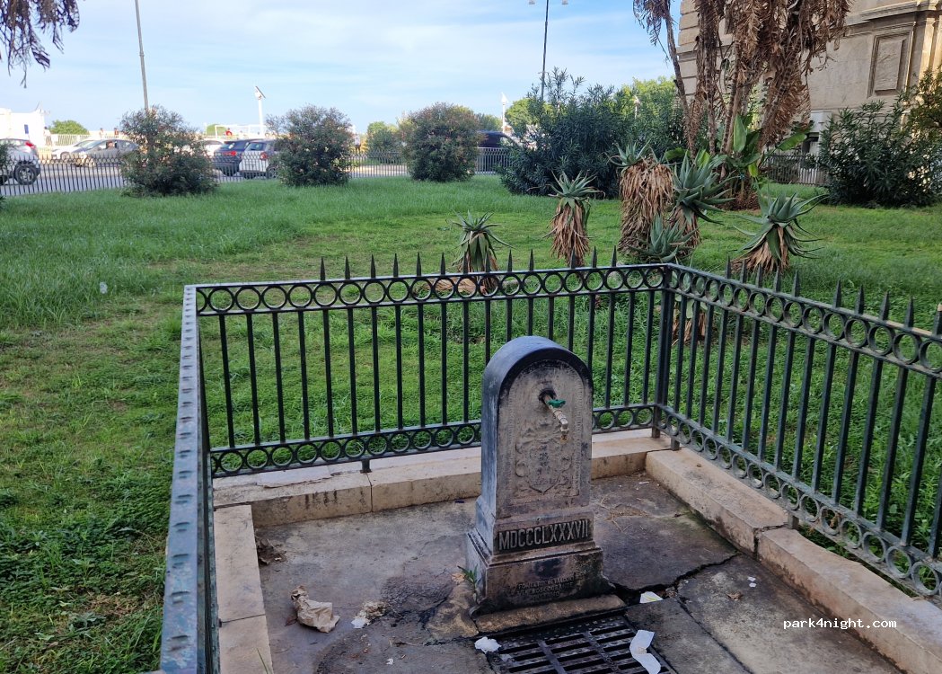 (90133) Palermo - Piazzetta Rosario La Duca — foto