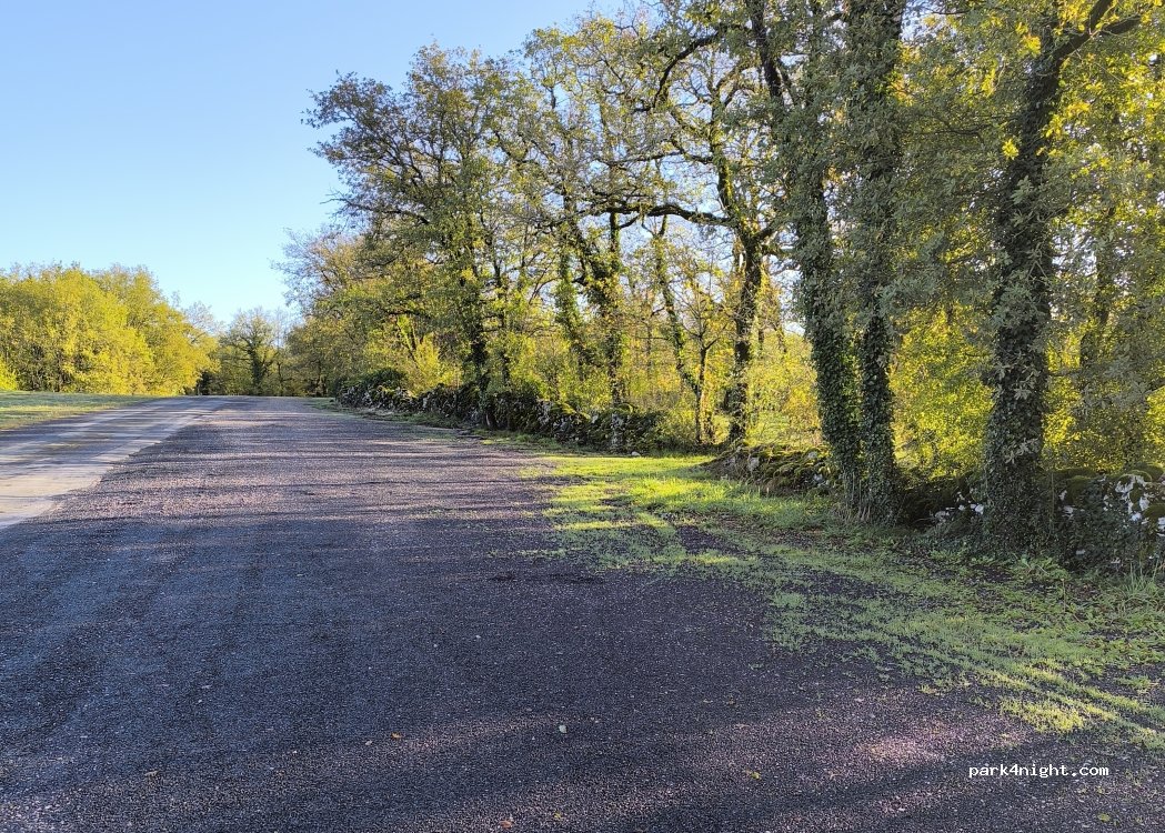(46600) Cuzance - Rue de la Maison de la Truffe — foto