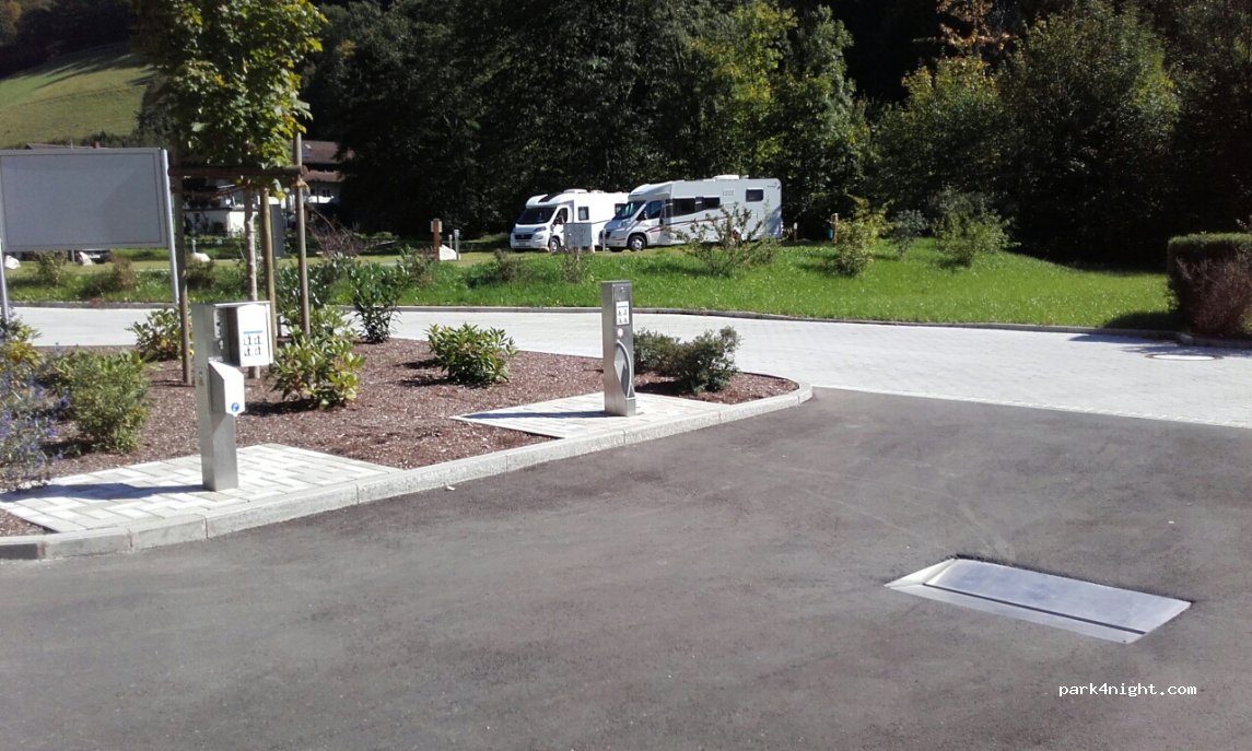Reisemobilstellplatz An den Heilquellen — foto