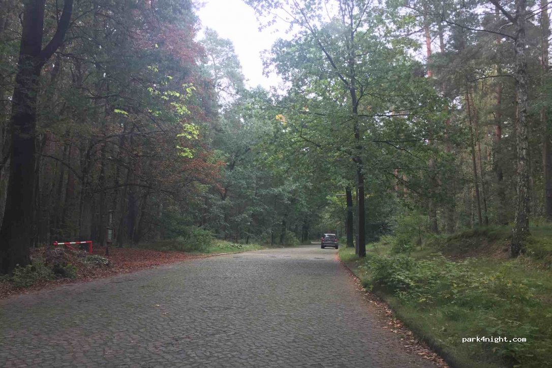 (13465) Berlin - 1 Hubertusweg — foto