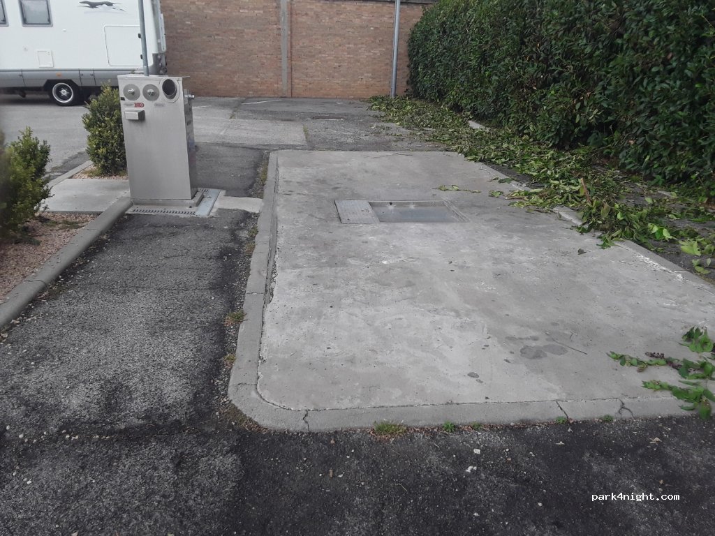 (36061) Bassano del Grappa - 80 Viale Alcide De Gasperi — foto 2