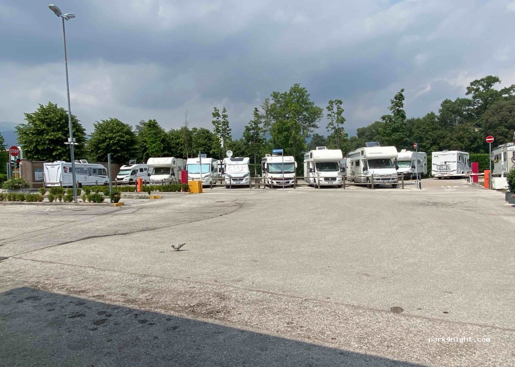 (36061) Bassano del Grappa - 80 Viale Alcide De Gasperi — foto 3