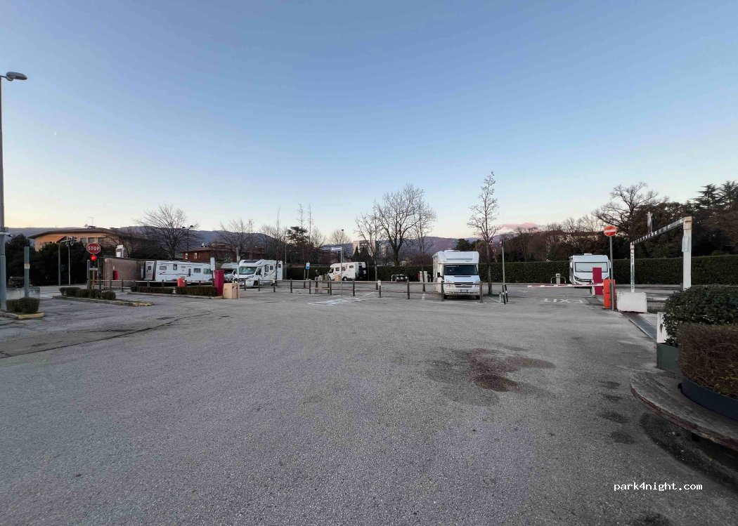 (36061) Bassano del Grappa - 80 Viale Alcide De Gasperi — foto 5