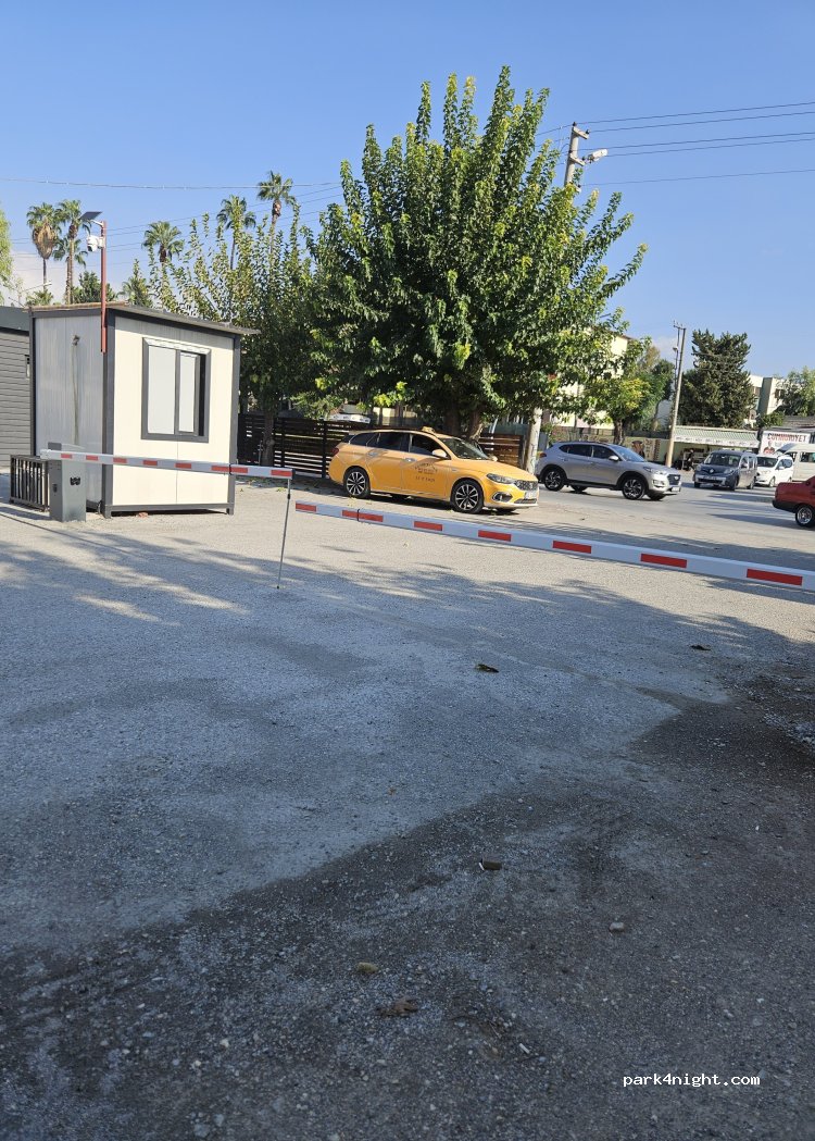 (33440) Tarsus - 3522. Sokak — foto