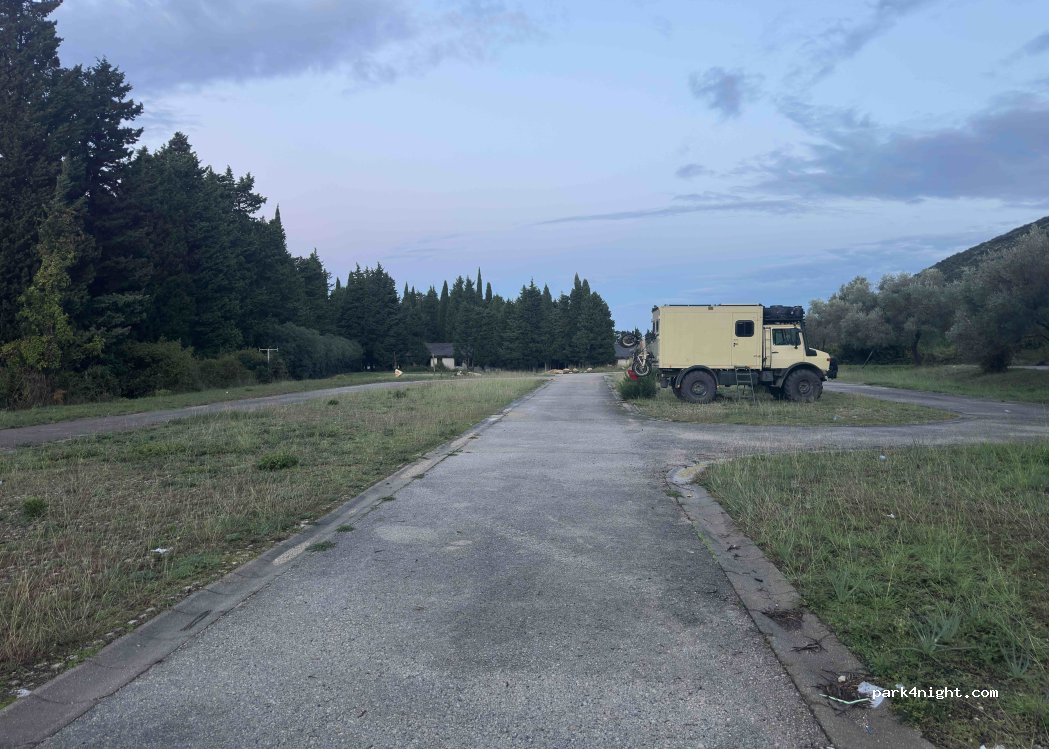 (83560) Krute Ulcinjske - Unnamed road — foto 4