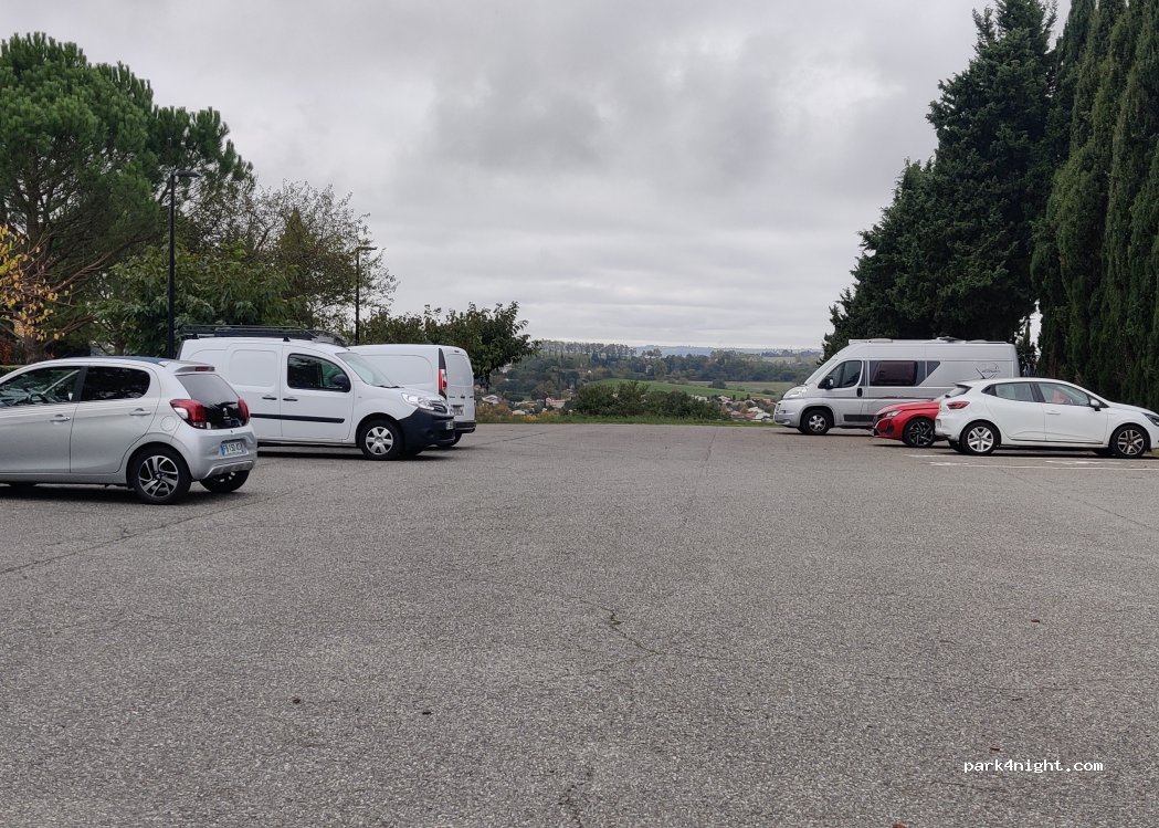 (31650) Lauzerville - Place de l'Église — foto 3