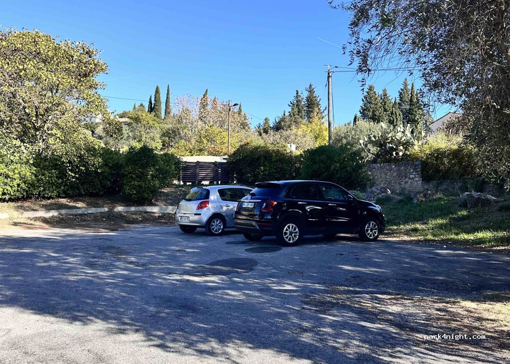 (06130) Grasse - Chemin des Bastides — foto