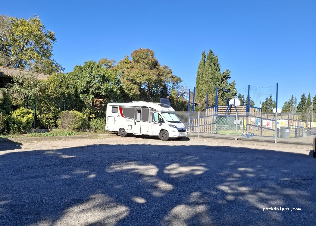 (11200) Homps - Rue du Stade — foto