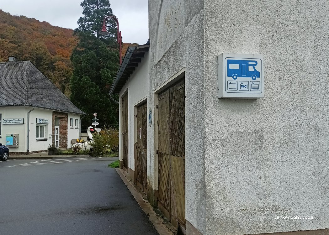 (56588) Waldbreitbach - Strandbadweg — foto 2