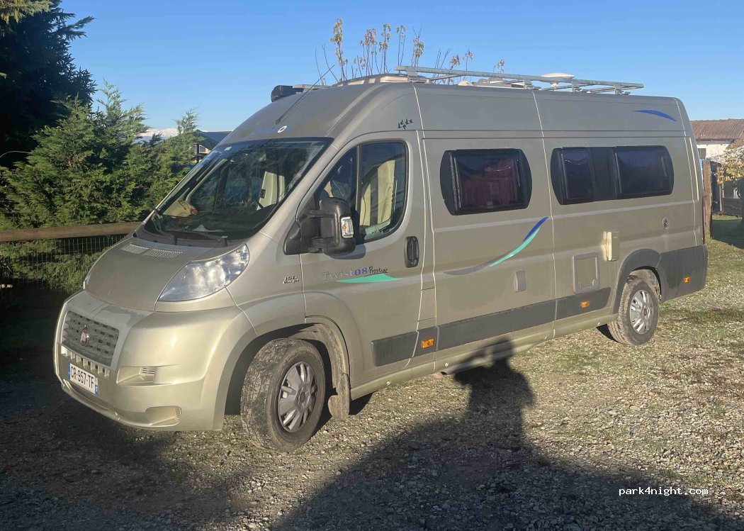 Sosta camper in campagna – Carmagnola — foto