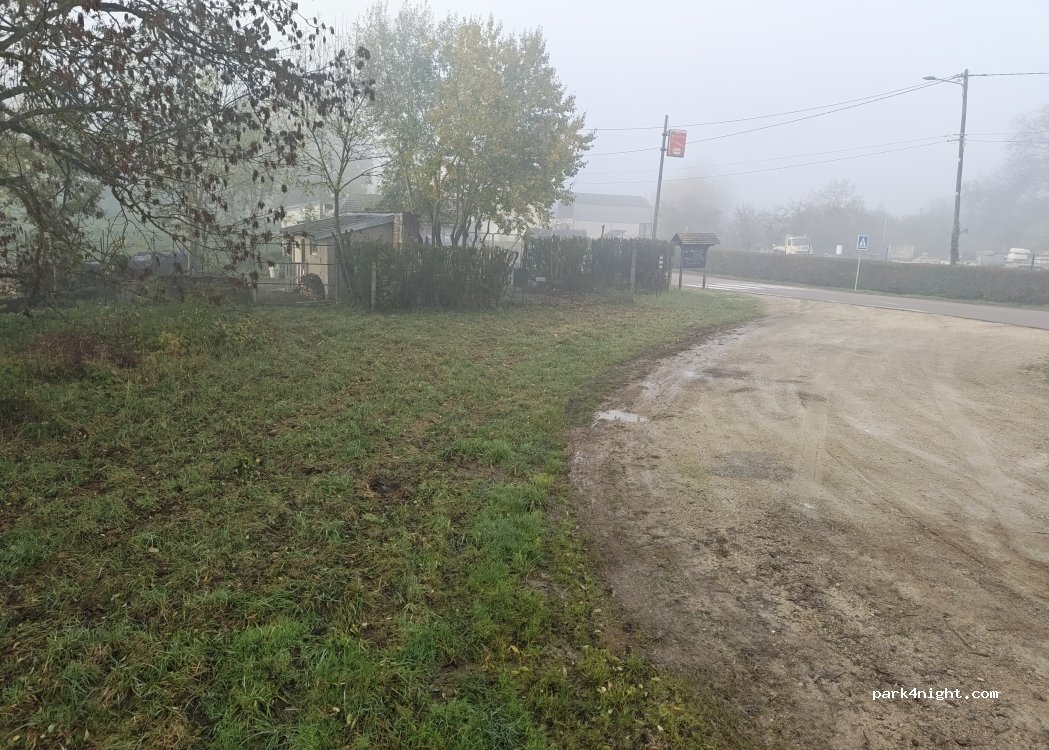 (52150) Bourg-Sainte-Marie - D 119 — foto 2