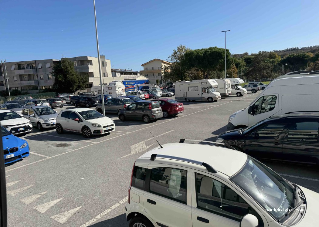 (60015) Ancona - Via Matteo Ricci — foto