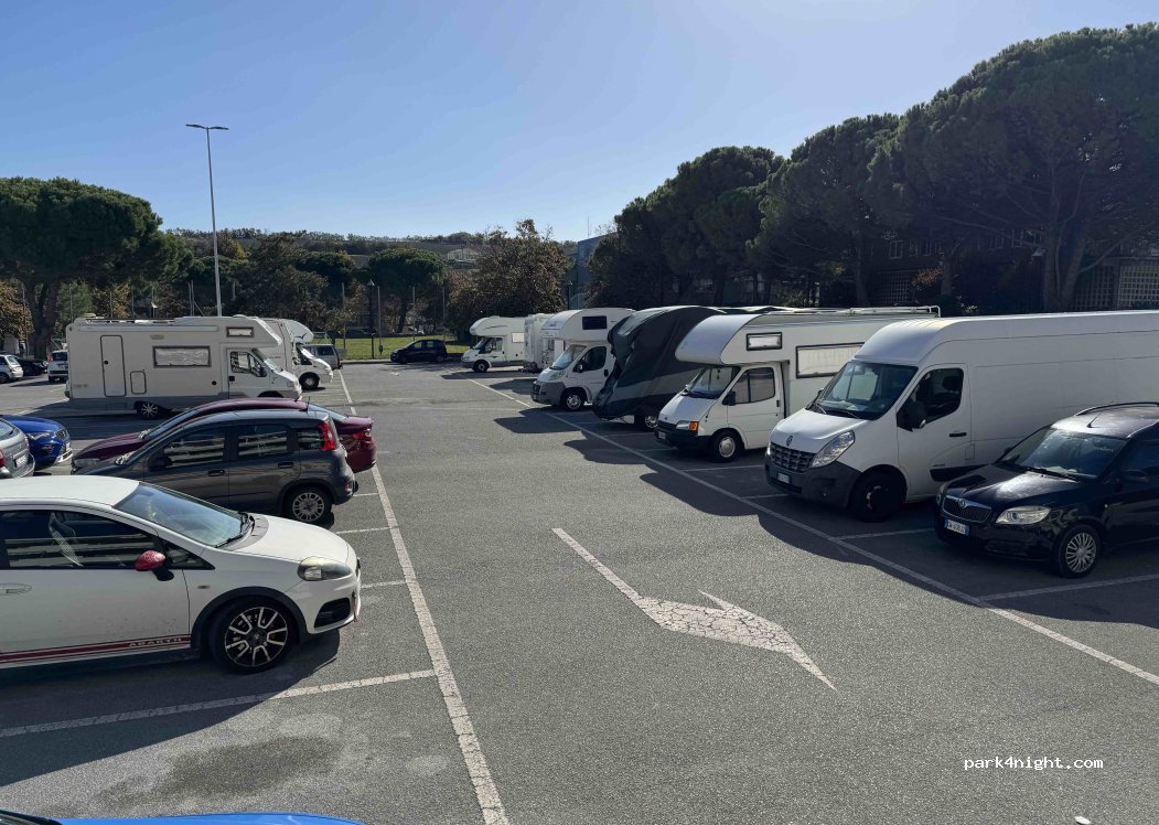 (60015) Ancona - Via Matteo Ricci — foto 2