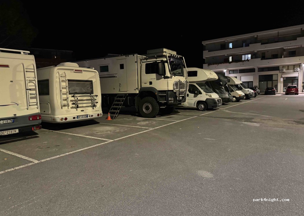 (60015) Ancona - Via Matteo Ricci — foto 3