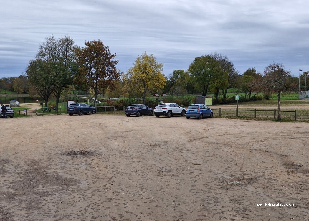(63390) Saint-Gervais-d'Auvergne - D 987 — foto 2