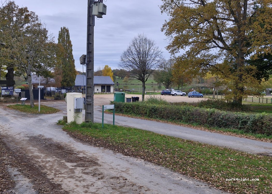 (63390) Saint-Gervais-d'Auvergne - D 987 — foto 3