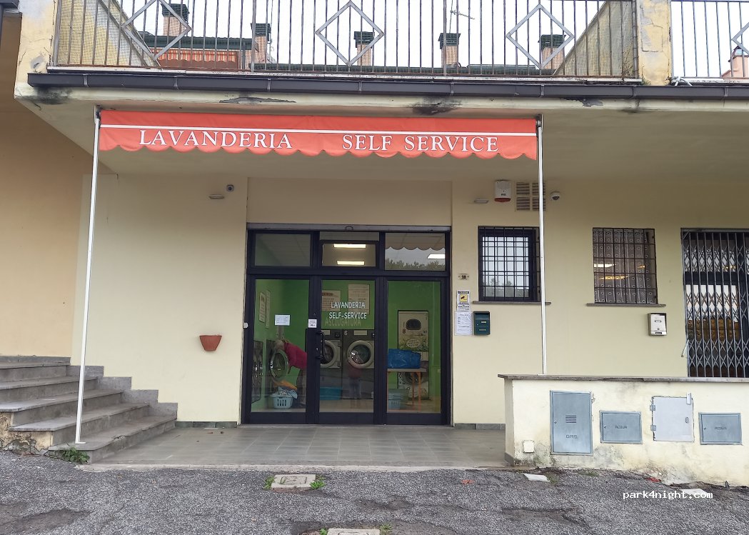 (01011) Canino - Via C. Colombo, 18 — foto