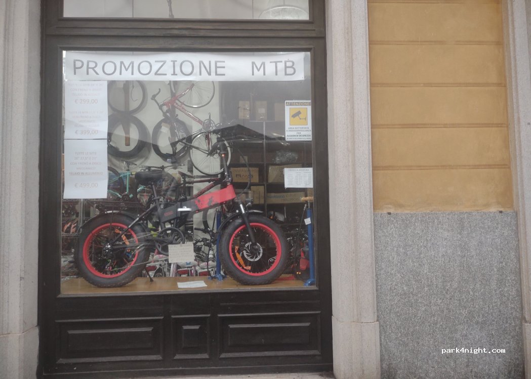 (15067) Novi Ligure - Via Roma — foto