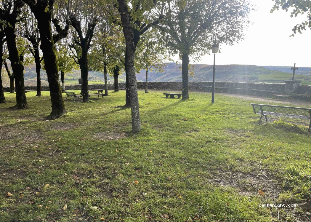 (15140) Salers - Avenue de Barrouze — foto 2