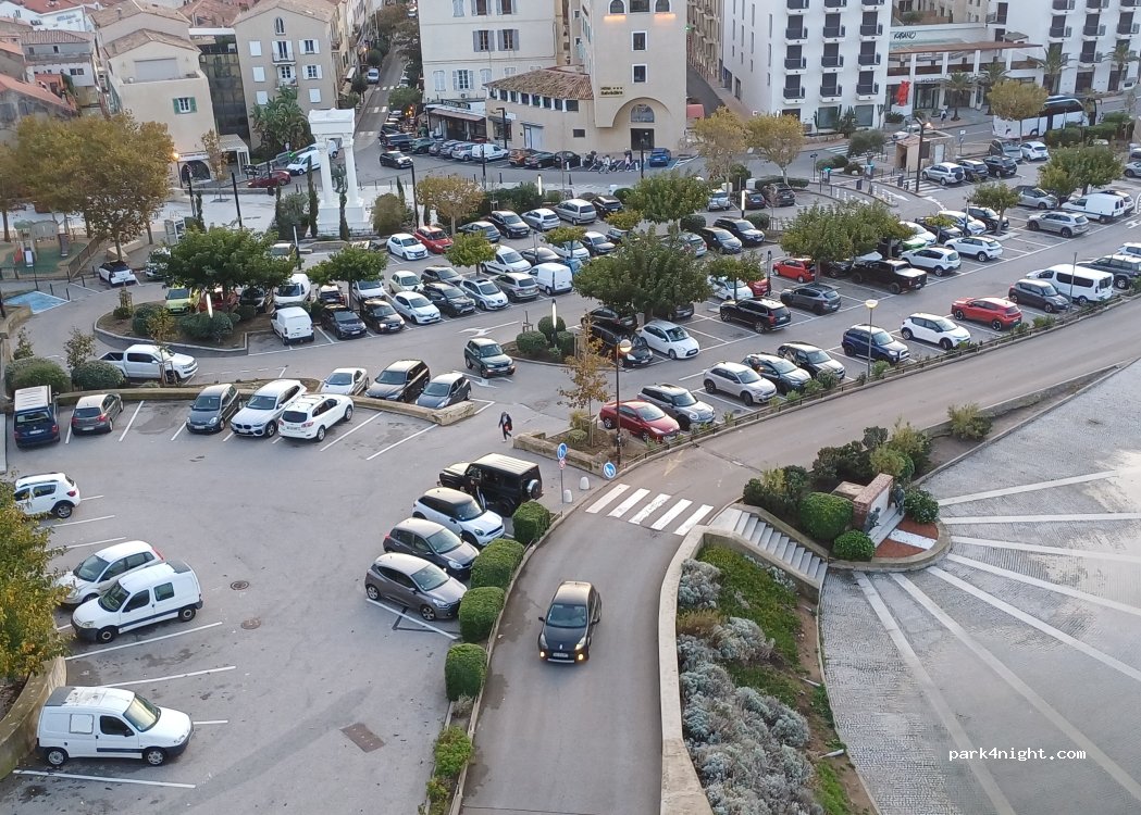(20260) Calvi - Avenue de L'Uruguay — foto