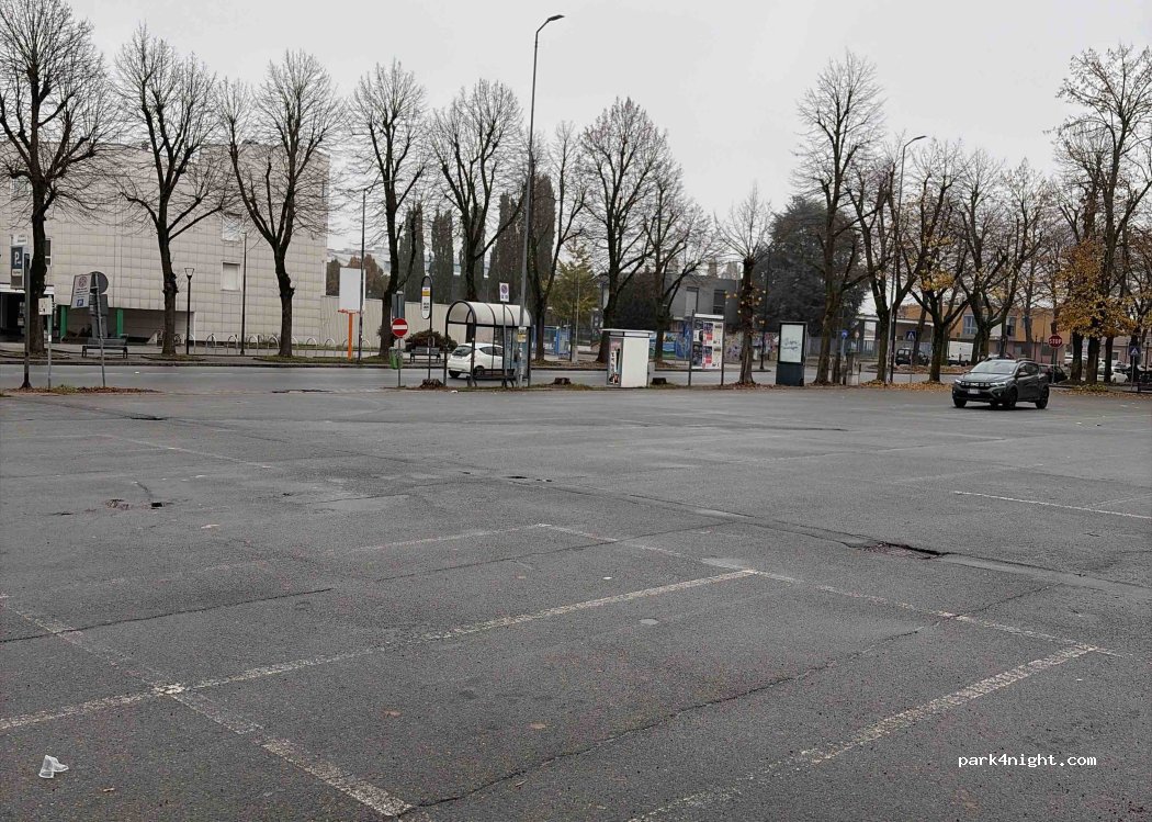 (15121) Alessandria - Piazza Lorenzo Perosi — foto