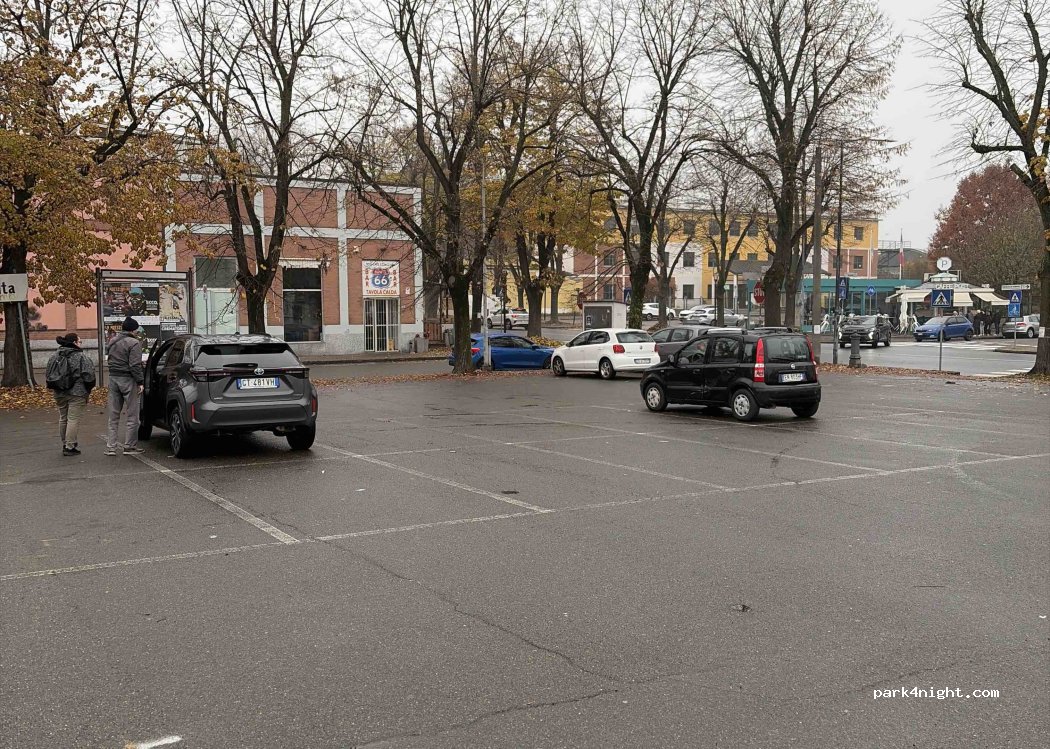 (15121) Alessandria - Piazza Lorenzo Perosi — foto 2