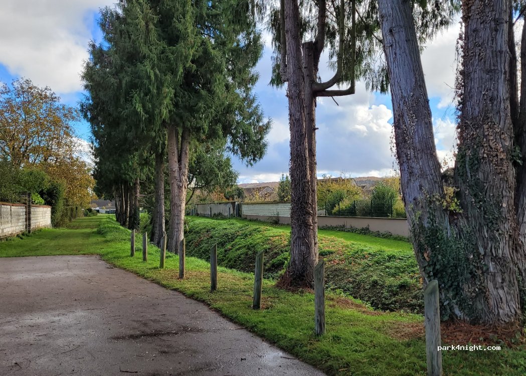 (89100) Malay-le-Grand - Avenue de la Gare — foto 2