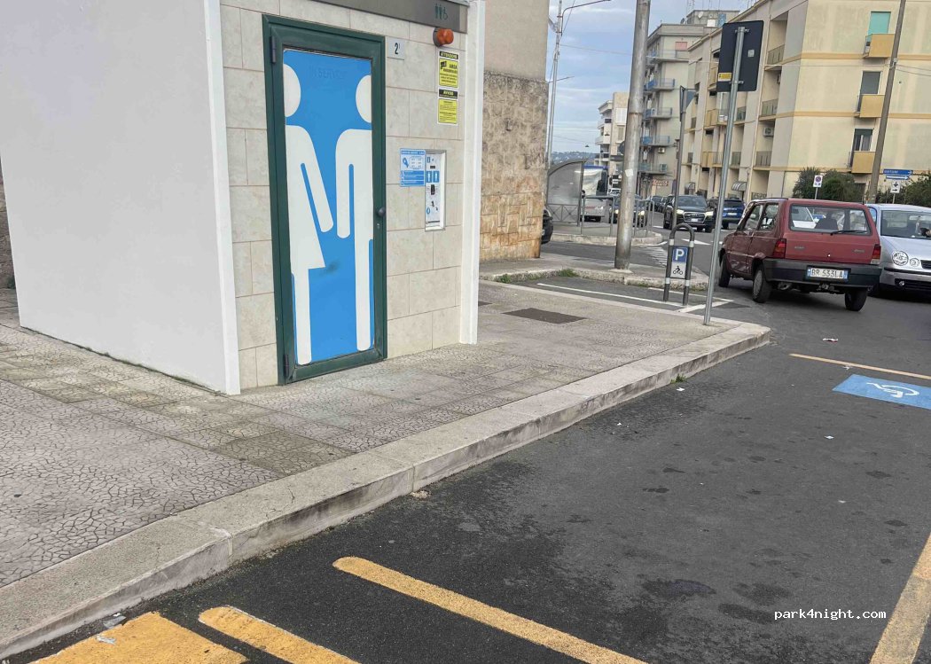 (74015) Martina Franca - Via Paolotti — foto