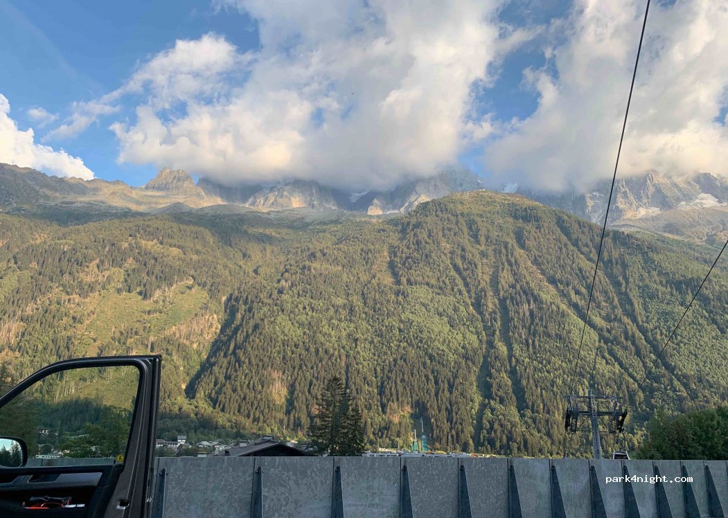 (74400) Chamonix-Mont-Blanc - 99 Chemin des Chauderons — foto