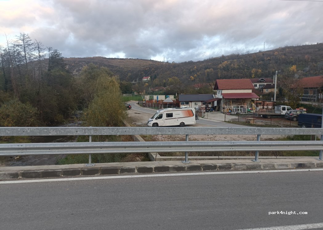 (:327065) Carașova - Unnamed Road — foto