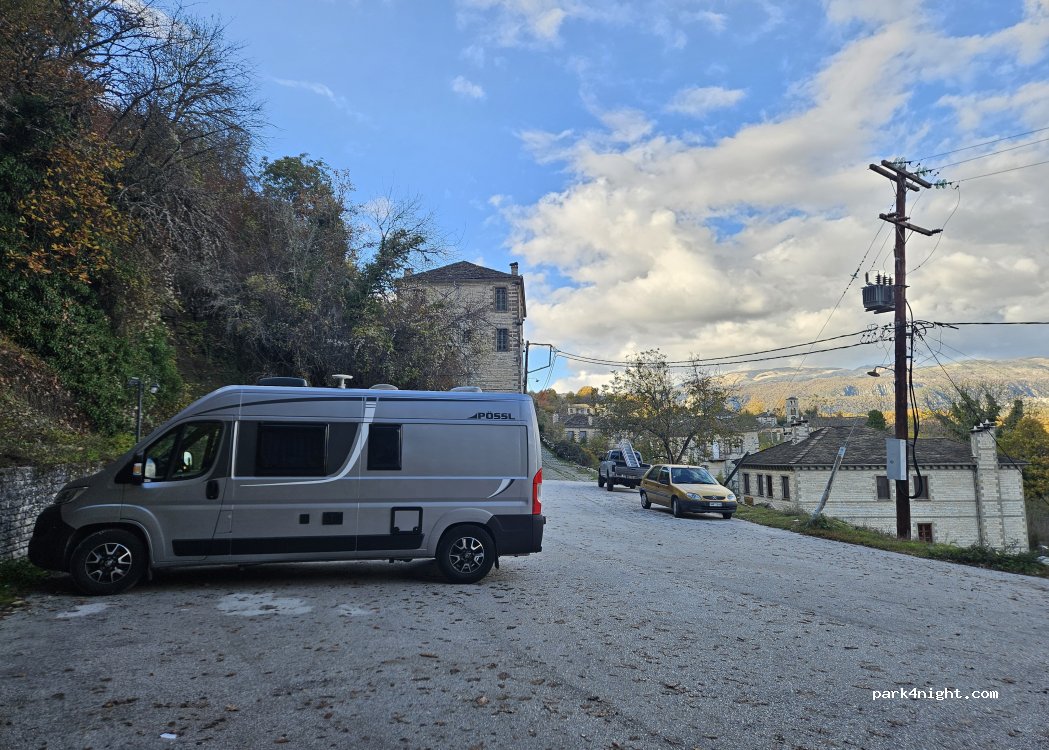 (44018) Δίλοφο - Unnamed Road — foto