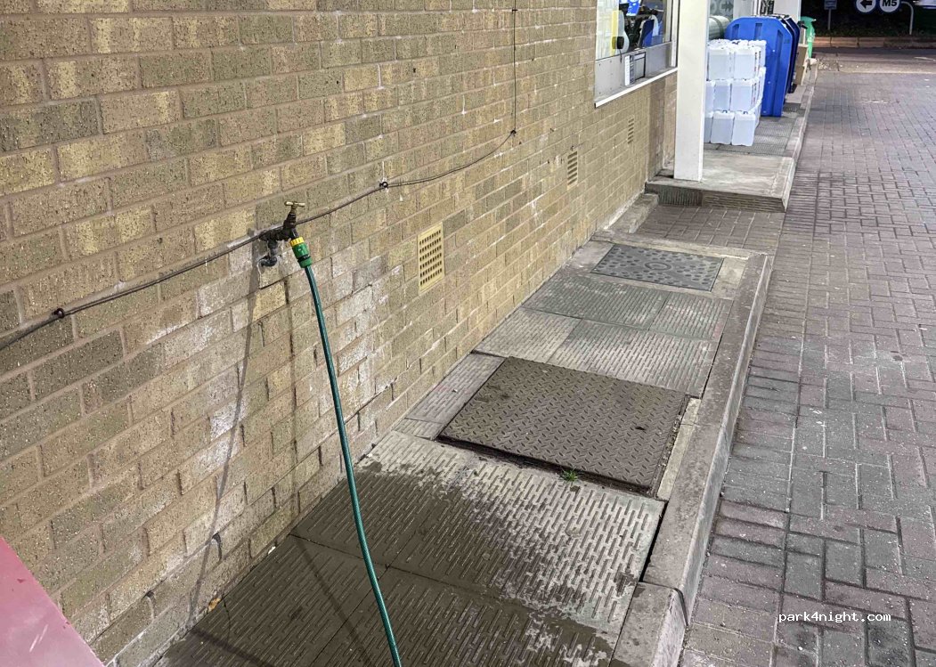 (B32 4NN) Bromsgrove - Frankley Services Northbound — foto 2
