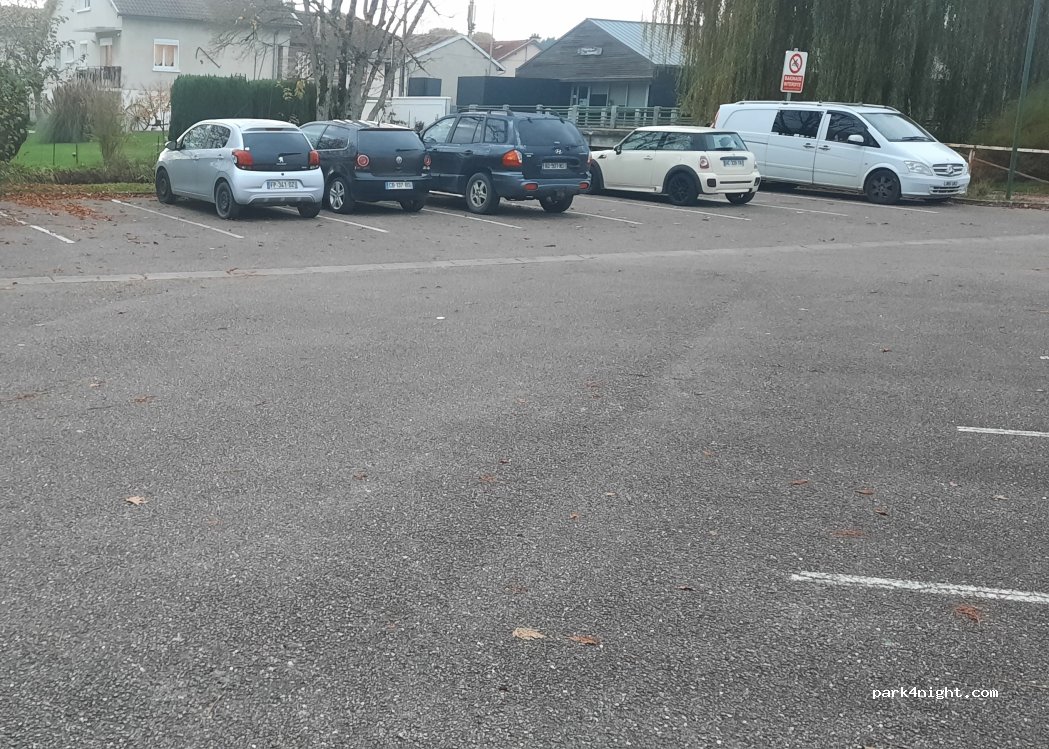 (51800) Sainte-Menehould - Rue des Prés — foto 2