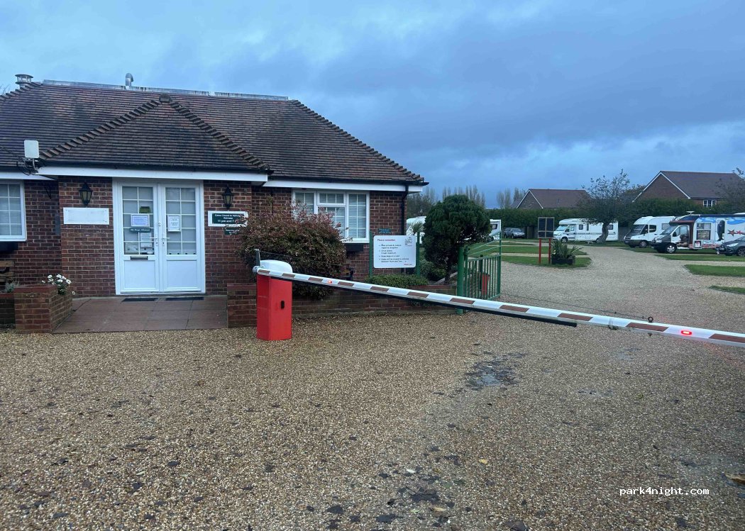 Chichester Camping — foto 2
