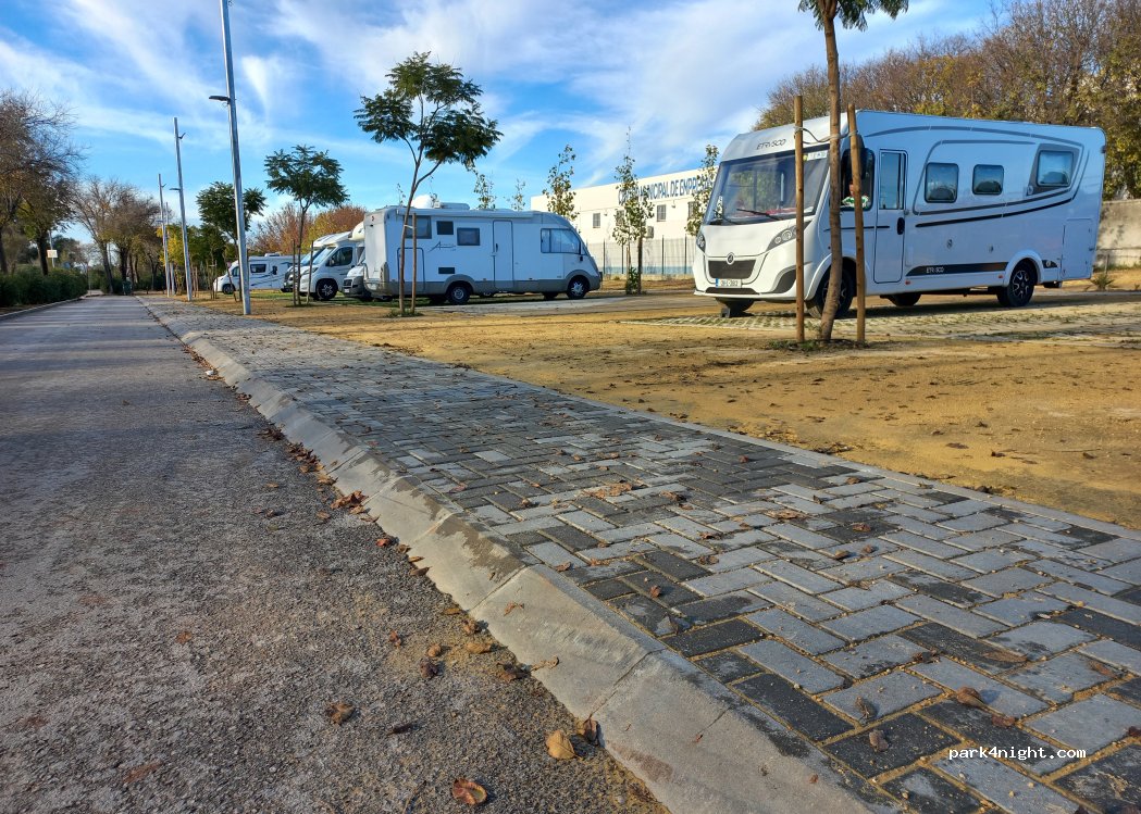 Área de Autocaravanas de Carmona — foto 4